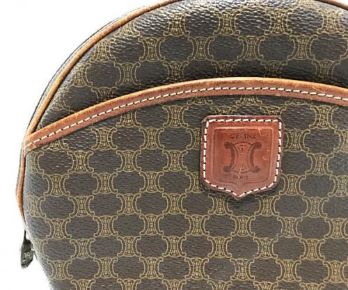 セリーヌのマカダムレザーショルダーバッグ