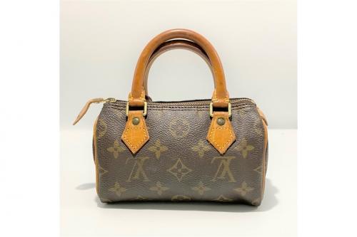 LOUIS VUITTON のルイ ヴィトン