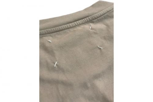 クルーネックTシャツの4ステッチ