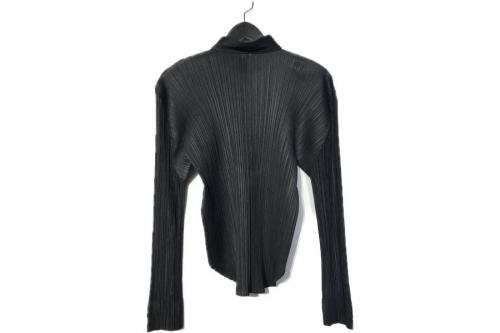 プリーツプリーズのヨーク切替バンドカラープリーツシャツ