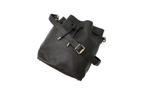 巾着ショルダーバッグの三鷹南口