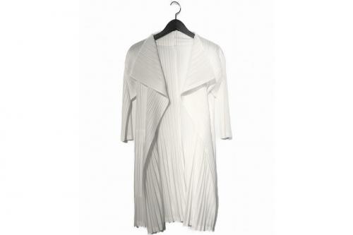 PLEATS PLEASEのプリーツプリーズ