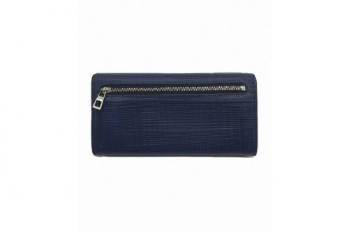 ロエベのCONTINENTAL WALLET