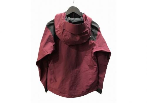 ザノースフェイスのMOUNTAIN JACKET