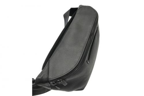 1 B05 01 / Smart Sling Bagのスマートスリングバッグ