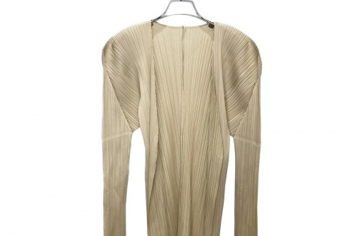 ドメスティックブランドのPLEATS PLEASE