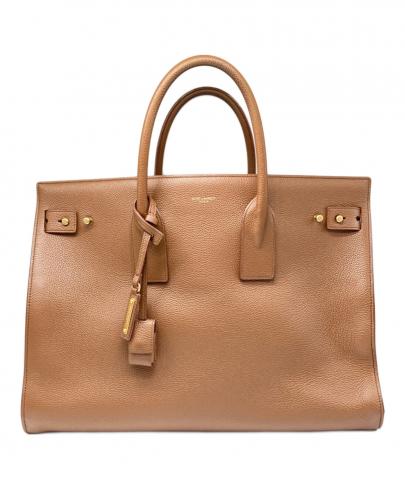 「ラグジュアリーブランドのSaint Laurent Paris 」