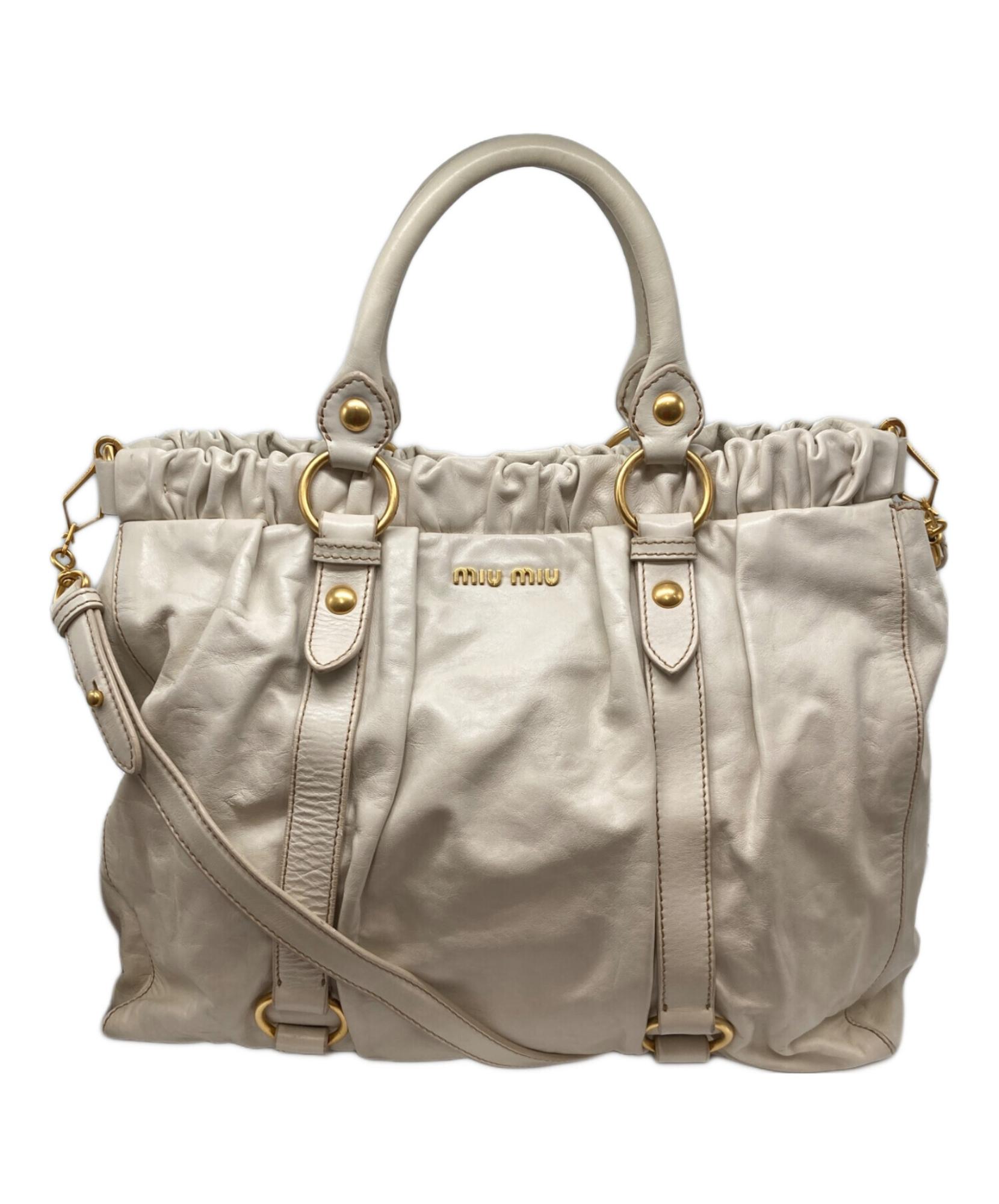 MIU MIU / ミュウミュウ】VITELLO LU |いつもの景色を変える「白」の