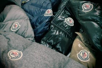 「モンクレールのMONCLER 」