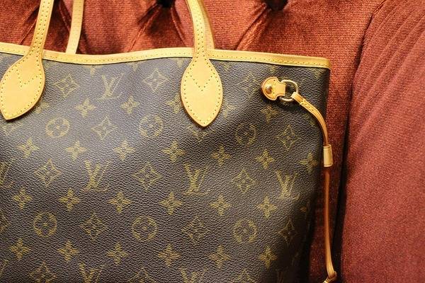 定番人気】LOUIS VUITTON/ルイヴィトンあのロングセラーbagの入荷です ...