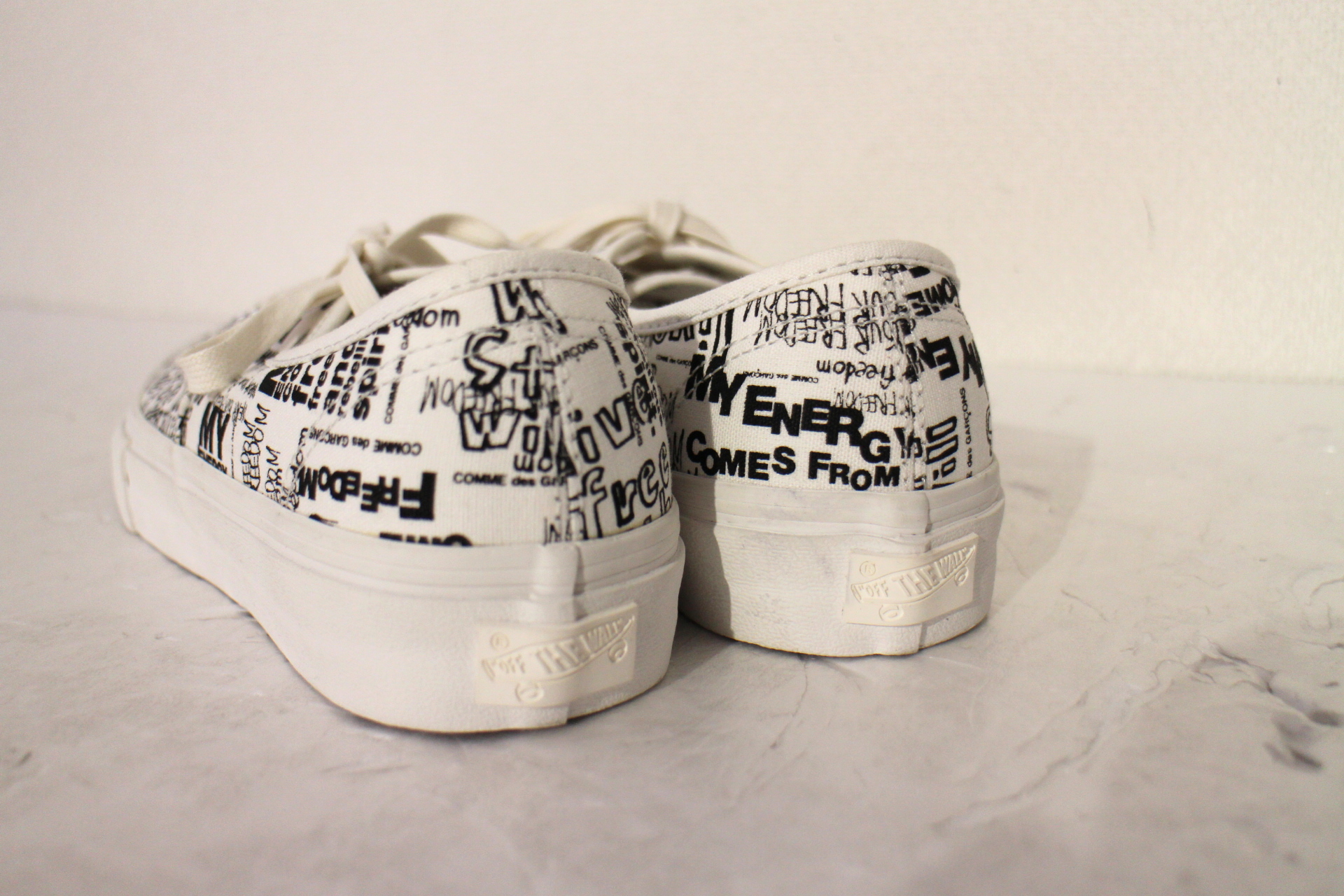 COMMEdesGARCONS(コムデギャルソン)×VANS(バンズ)のコラボスニーカー
