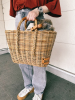 人気ブランド【ebagos / エバゴス】より定番のファー被せ籐編みトート