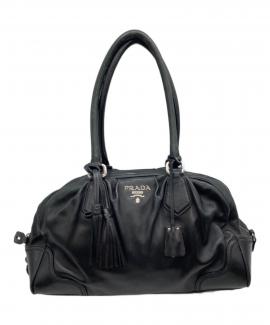 「ラグジュアリーブランドのPRADA 」