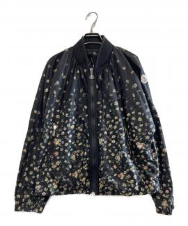 「ラグジュアリーブランドのMONCLER 」