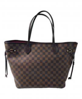 「ラグジュアリーブランドのLOUIS VUITTON 」