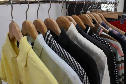 ポロシャツの箕面