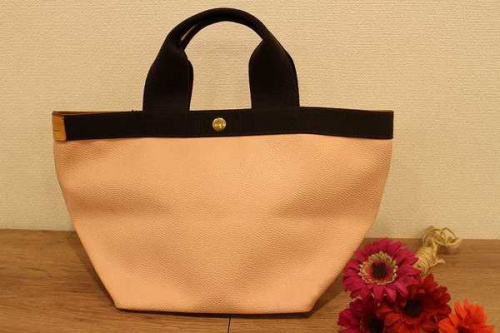 エルベシャプリエの舟形トートバッグ