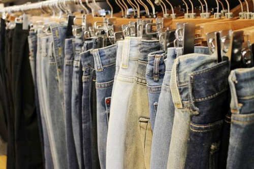 デニムブランドのトレファクスタイル箕面
