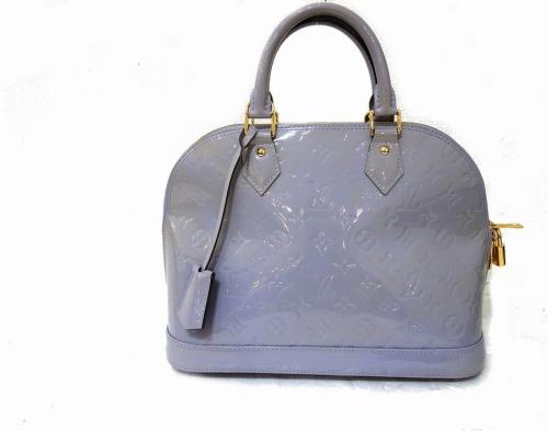 LOUIS VUITTON のルイ ヴィトン