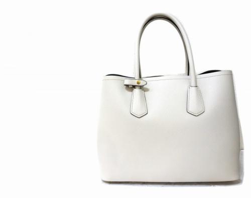 プラダのサフィアーノ