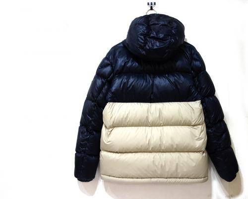 モンクレールのLATOUR