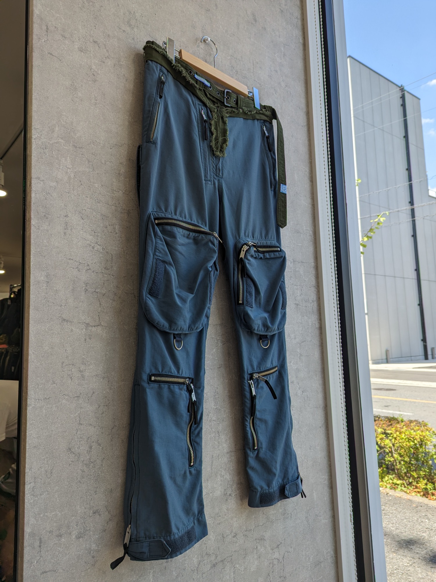 Maison MIHARA YASUHIRO/メゾンミハラヤスヒロ】よりFUNCTIONLPANTSが