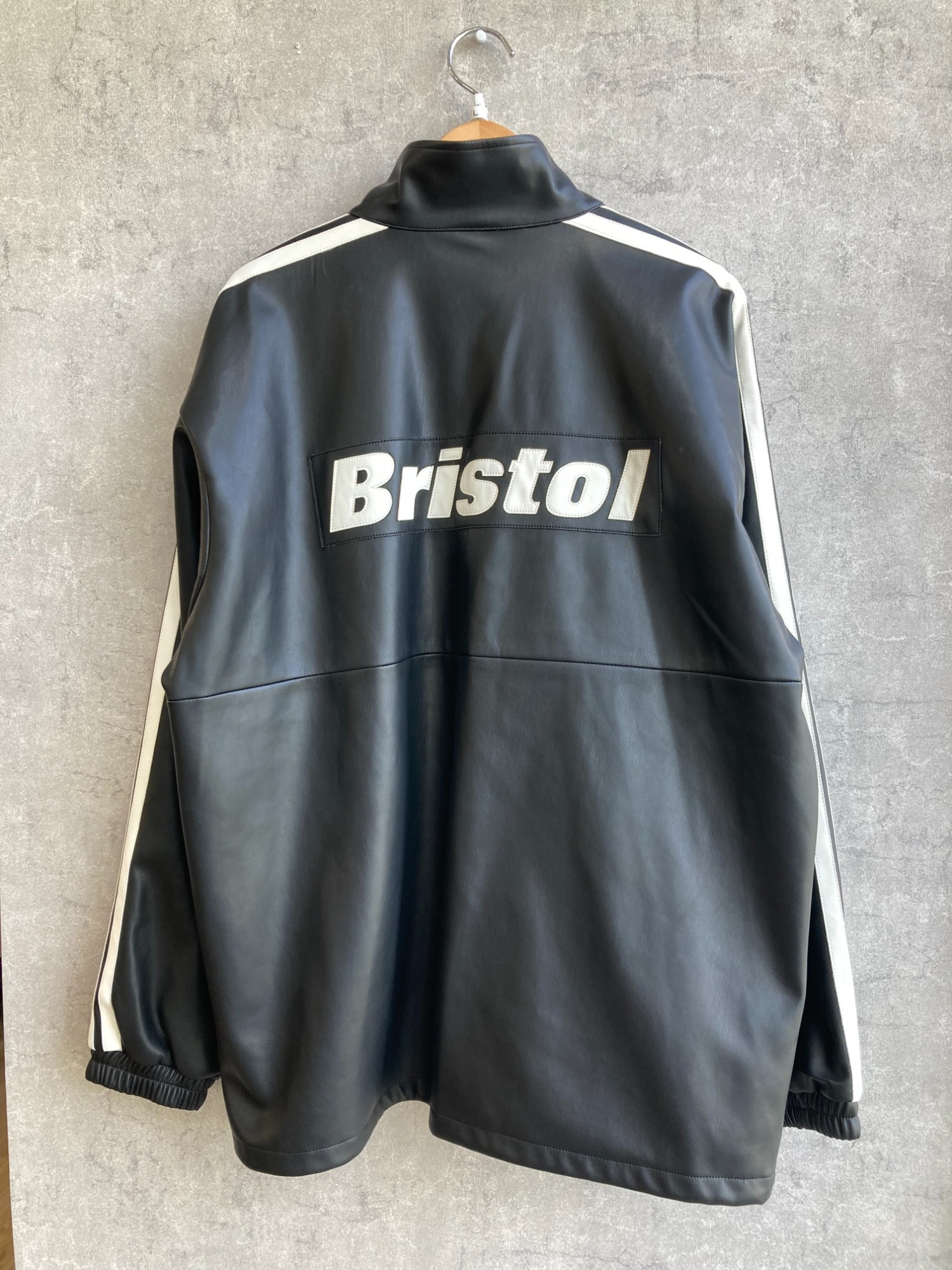 F.C.R.B/エフシーアールビー】よりシンセティックレザージャケットが 