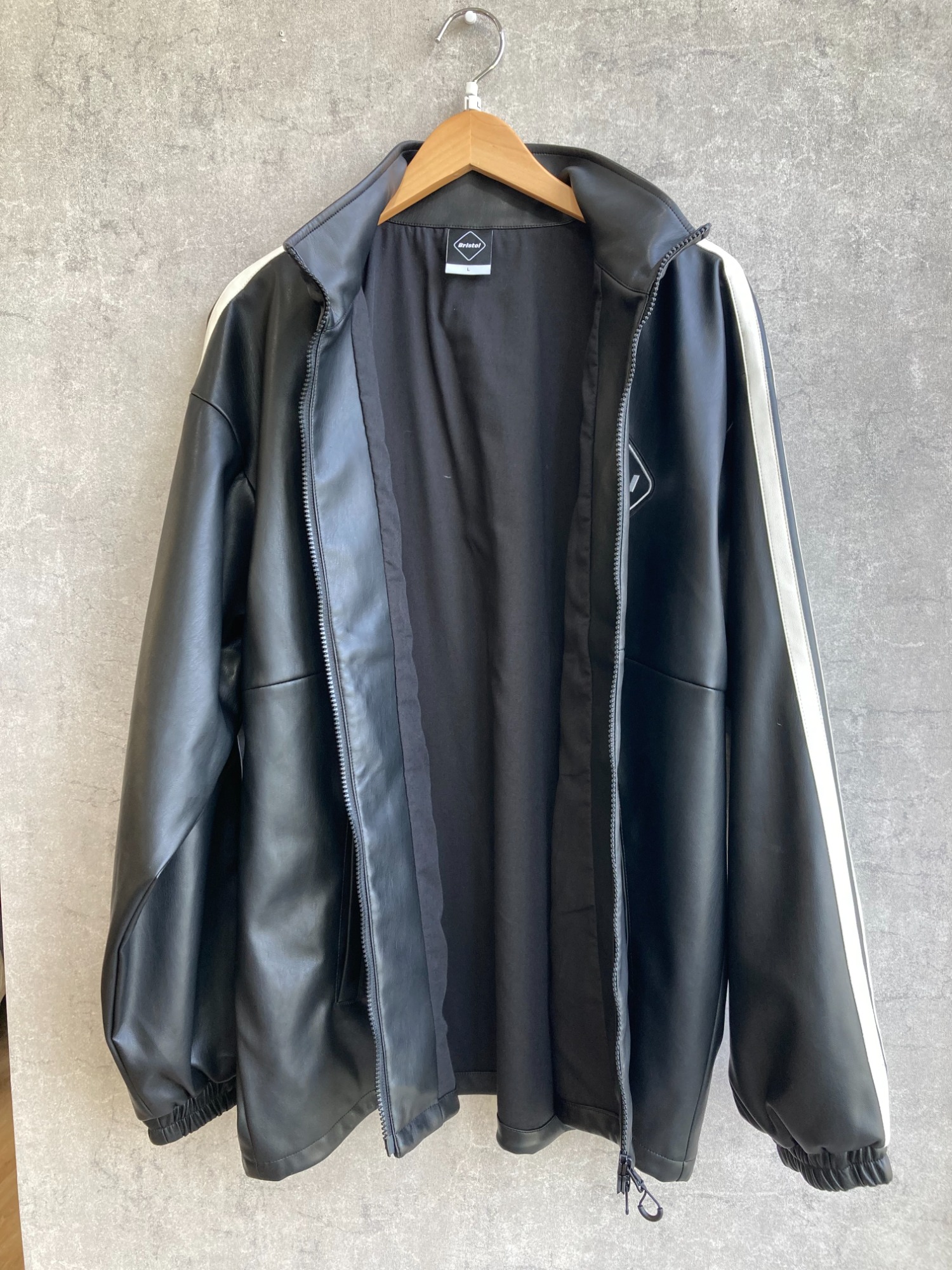 F.C.R.B/エフシーアールビー】よりシンセティックレザージャケットが 