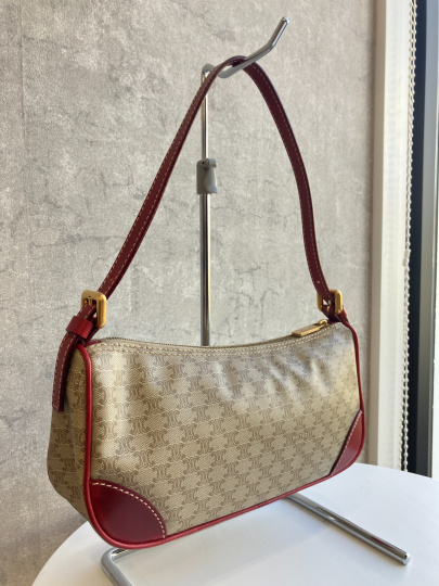 「ラグジュアリーブランドのCELINE 」