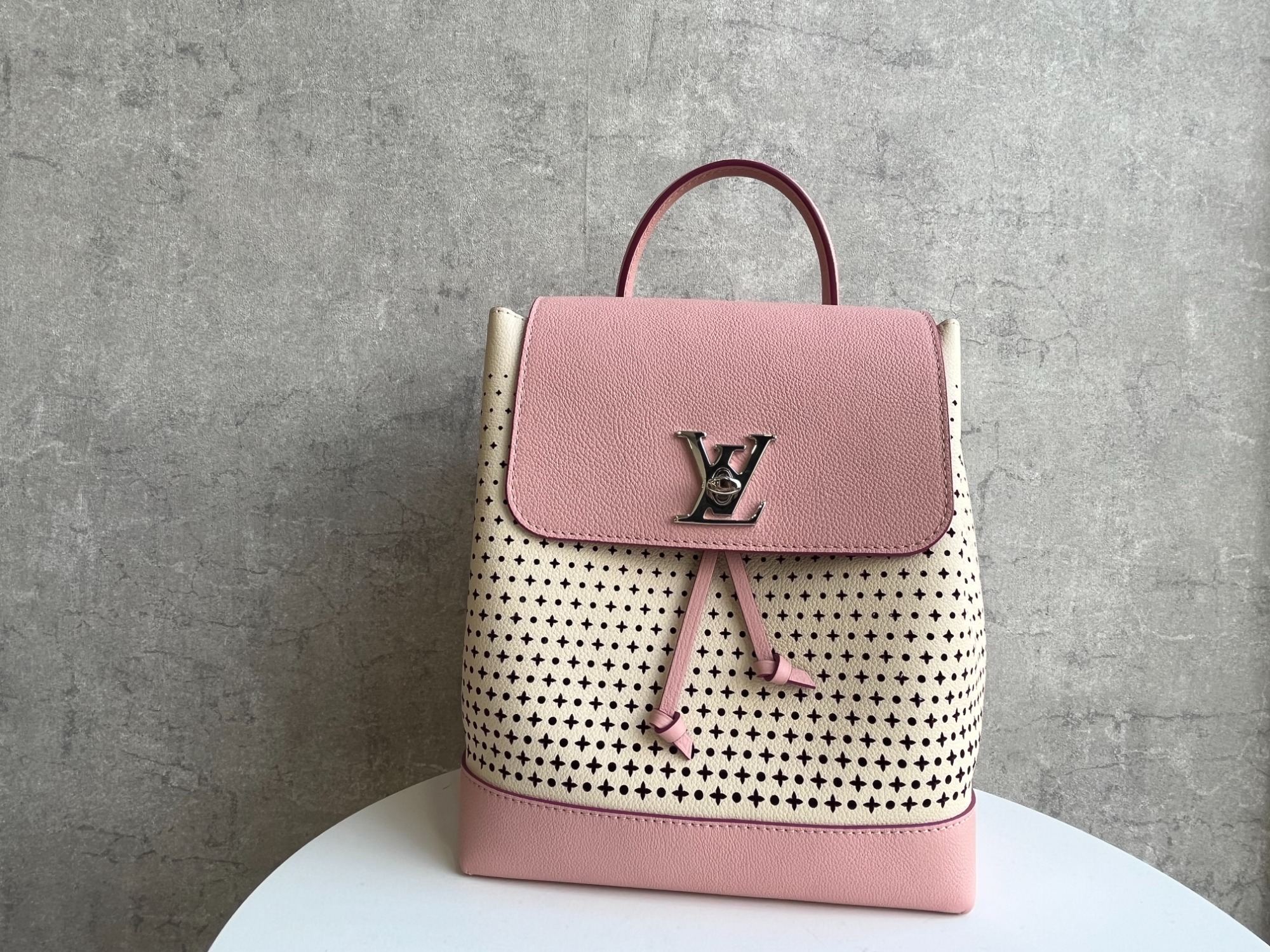 LOUIS VUITTON/ルイヴィトン】よりロックミーバックパックが買取入荷 