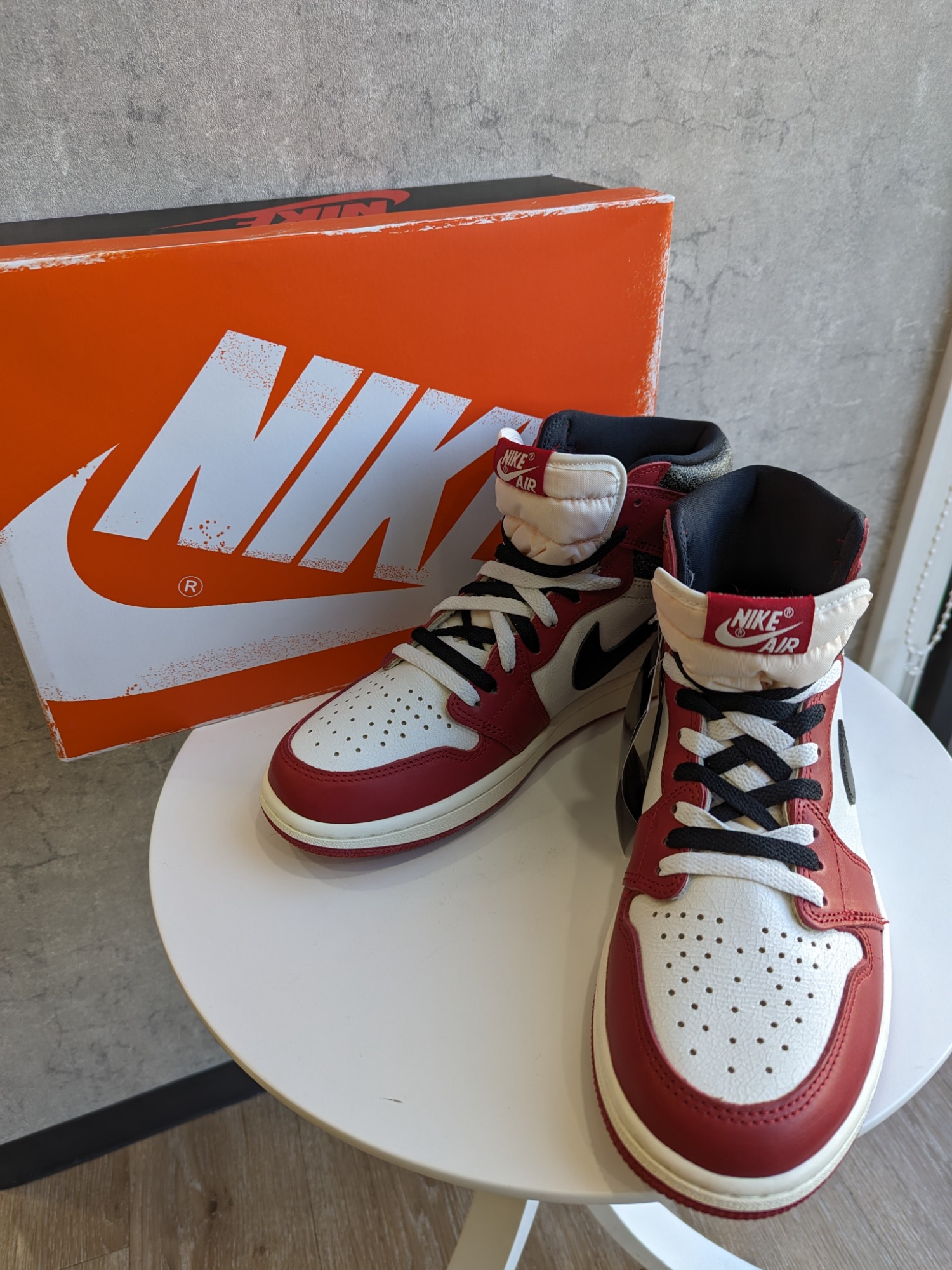 完売必須 大人気 NIKE AIR JORDAN 1 HIGH 足首のデザイン◎ NIKE WMNS AIR JORDAN 1 RETRO HIGH OG -SATIN BRED- – KICKS LAB.