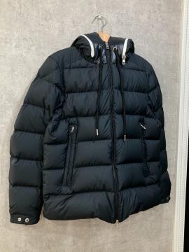 「ラグジュアリーブランドのMONCLER 」
