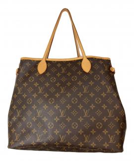 「ラグジュアリーブランドのLOUIS VUITTON 」