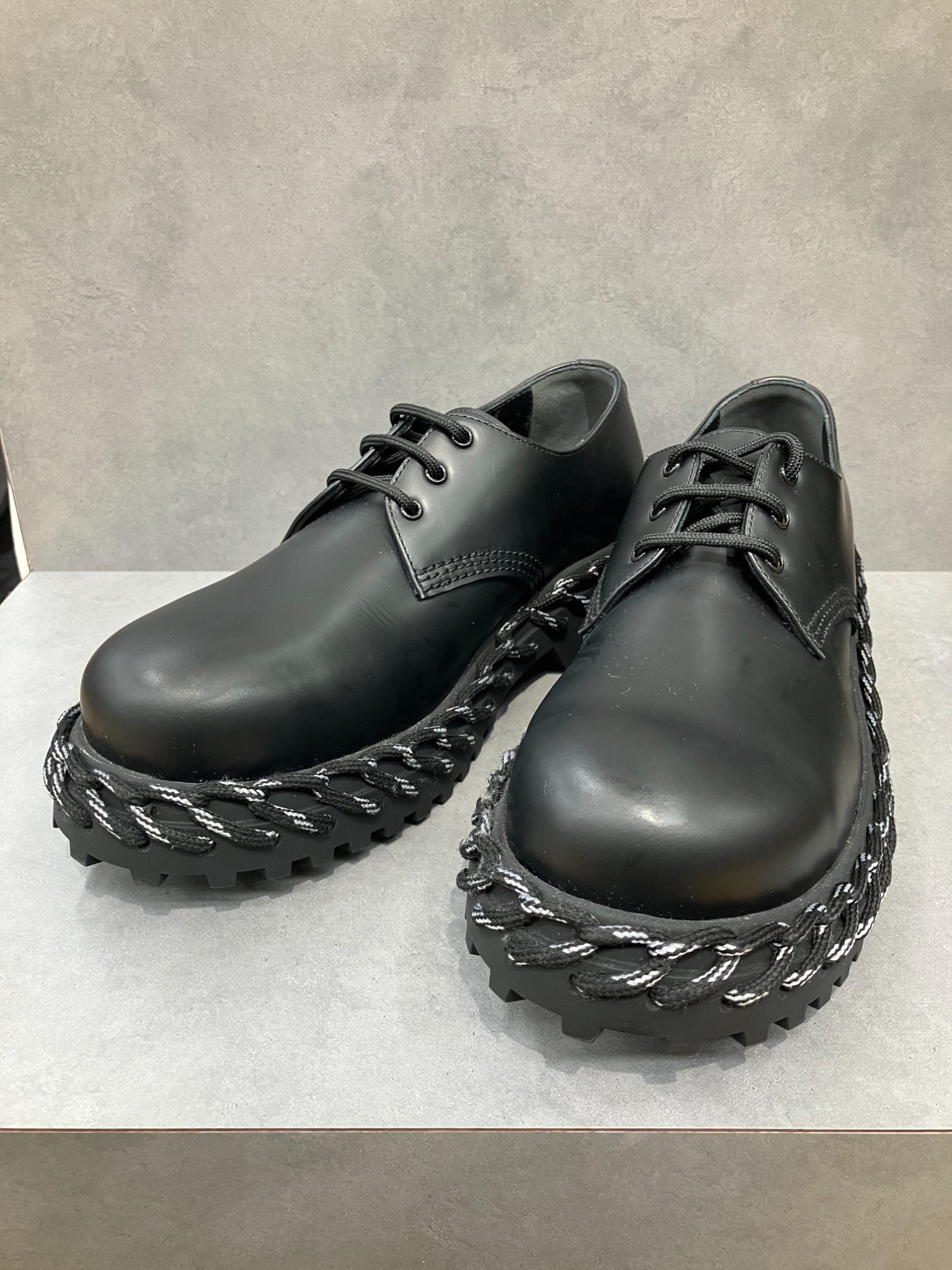 BALENCIAGA/バレンシアガ】よりDerby Rope Lace Leather Shoesを BALENCIAGA/バレンシアガ】よりDerby Rope Lace Leather Shoesを