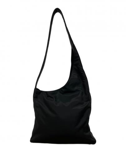 「ラグジュアリーブランドのPRADA 」