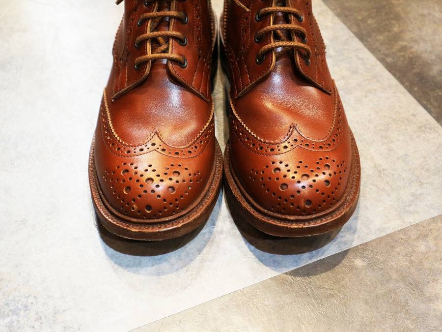 Tricker's/トリッカーズ】名作ウィングチップカントリーシューズ入荷