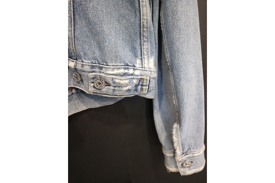 ACNE STUDIOS(アクネ ストゥディオズ)のデニムノーカラージャケット