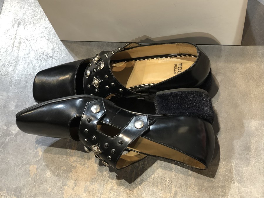 完売必至！TOGA PULLA(トーガ プルラ)から大人気のストラップ
