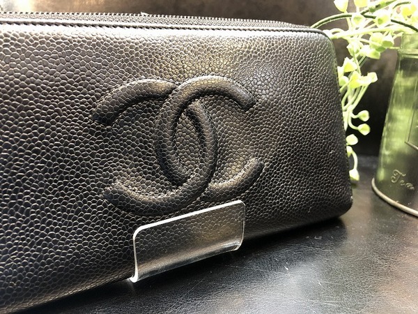 CHANEL ラウンドファスナー長財布 キャビアスキン レッド系 A81422レディース