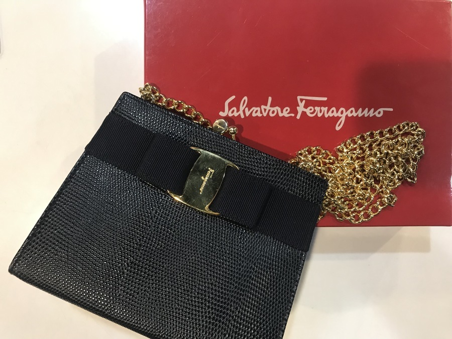 Salvatore Ferragamo】がま口チェーンショルダーバッグのご紹介