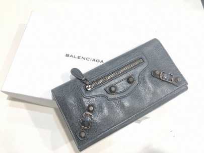 「ラグジュアリーブランドのBALENCIAGA 」