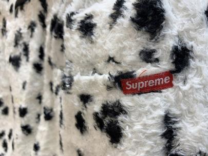 「ストリートブランドのSUPREME 」