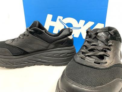 「スニーカーのHOKAONEONE×OPENING CEREMONY 」