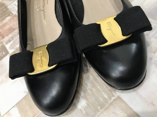 Salvatore Ferragamoのヴァラリボンパンプス
