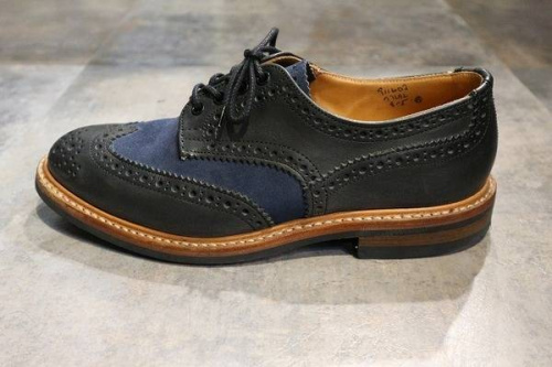 インポートブランドのトリッカーズ