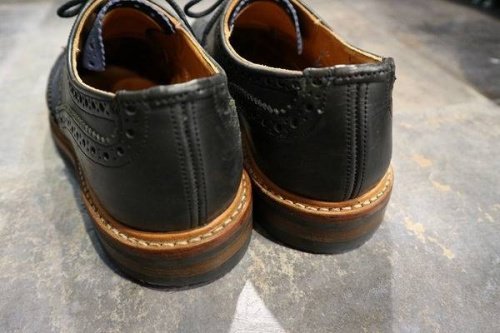 ウィングチップシューズのバートン