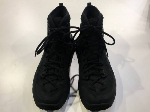 レアアイテムのHOKA ONEONE