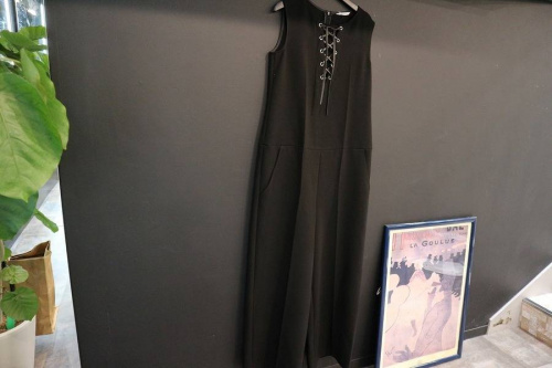 ワークブランドのチノ