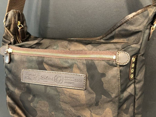 フェリージのバッグ　　ビジネス