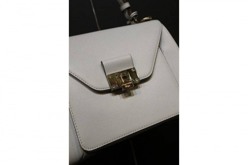 Samantha Vegaのサマンサベガ